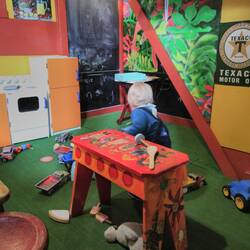 Spielecke noch ohne Mütze im Wholemeal Café (neues Lieblingscafé)