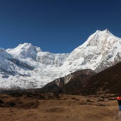 Rechts der Manaslu