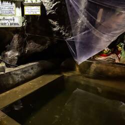 Auffangbecken des Tropfwassers mit Aberglaubencharakter