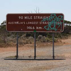 Beginn der längsten Stecke in Australien ohne eine einzige Kurve!