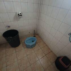 Jaaaaa, das ist eine Toilette im Restaurant 🤦‍♀️😅 wir haben uns daran gewöhnt 🤭🤣