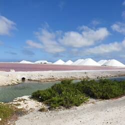 Salinen inkl. der Salzberge.