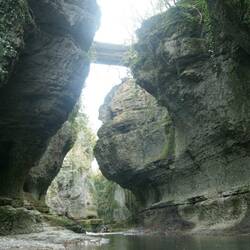 Auf unserer kleinen Bootsfahrt im Martvili-Canyon