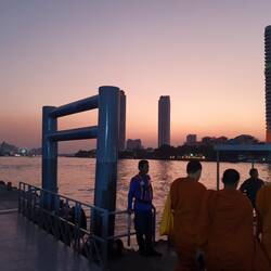 Am Pier bei Sonnenuntergang