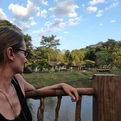 Nach fast 7h Kochkurs muss man sich erstmal am Fluss ausruhen :)