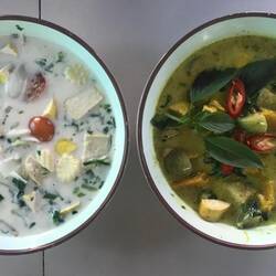 Gericht 3&4 - Tom Kha Kai und Green Curry