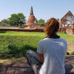 Frühstückssnack vor dem Tempel