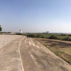 Die Uferpromenade (Schauplatz der Razzia 😝)