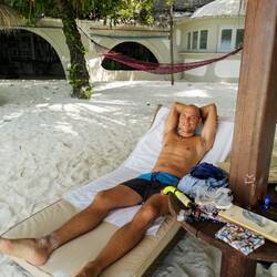 Sven genießt den Tag auch sehr 😉😄