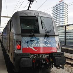dieser Zug bringt uns sicher und schnell nach Wien