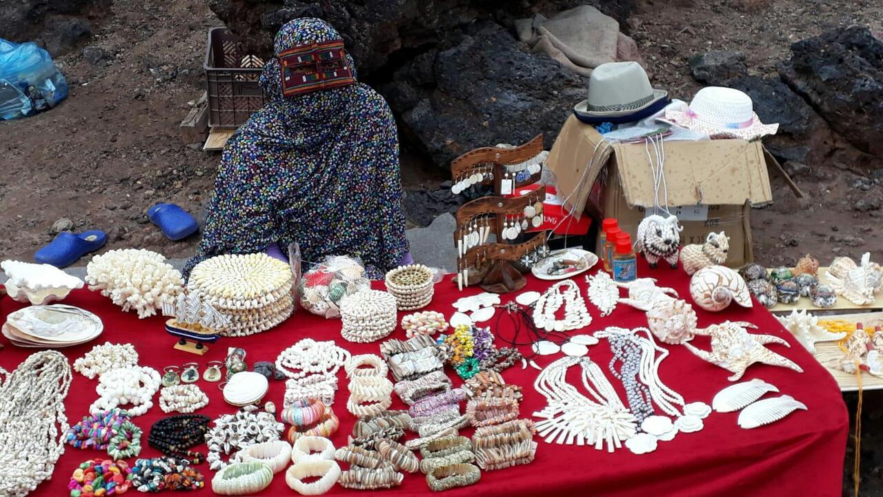 Sie verkauft Muschel-Ketchen etc.