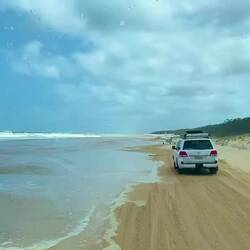 Neben Fahrzeugen nutzen auch Flugzeuge den 75 Meilen Highway