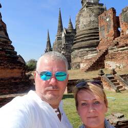 Selfie at Wat Phra Si Sanphet.