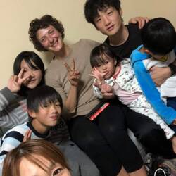 On ne retiendra pas ma tête de déterrée, le no look, la non coiffure, merci 😅. La journée a été rude.