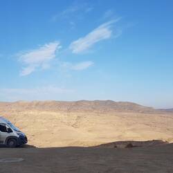 Die Steppe rund um die Höhlenkloster David Garedscha