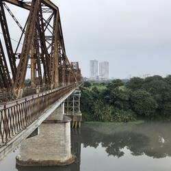 Die alte Brücke (man beachte die nachträglichen Unterstützungen)