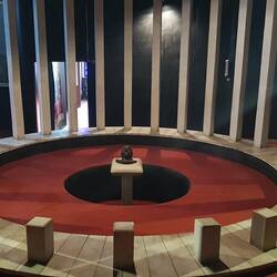 Die Totemmaske von Stalin in seinem Museum in Gori