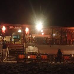 Not a soul, just 2 bored waitresses