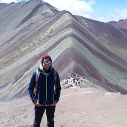 Rainbow Mountain im Hintergrund