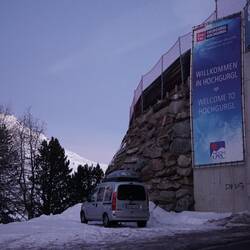 Unser Übernachtungsplatz direkt unter der Piste