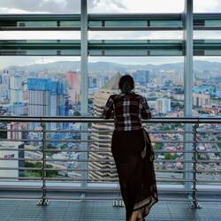 Auf der Skybridge zwischen den Petronas Twin Towers