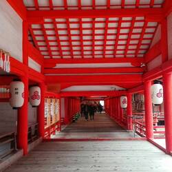 Im Inneren des Schreins