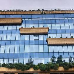 Fassade des Royal Olympic Hotels. Interessante Fassade.