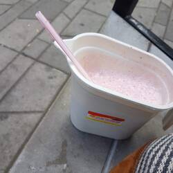 Milchshake auf der Straße - to go ging nicht ;)