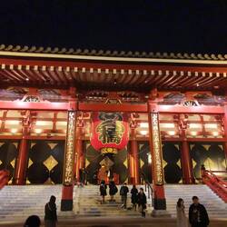 Asakusa Tempel bei Nacht