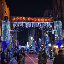 Straße in asukusa bei Nacht