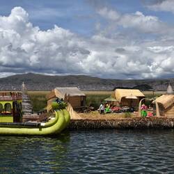 Die schwimmenden Dörfer der Uro