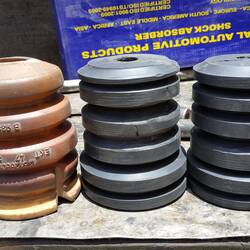 Links Orginal, rechts Handmade