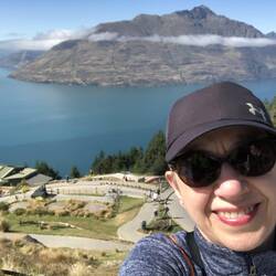 It'a a sunny day on Bob's Peak!