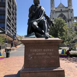 Robbie Burns keeps watch over Dunedin