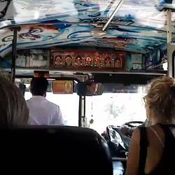 Mit dem lokalen Bus nach Mirissa