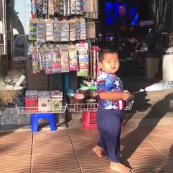 Liebe Valentinstagsgrüße vom wohl dicksten Kind der Welt 😘