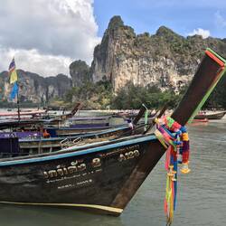 Schöne Boote vor dem "Railay" Strand