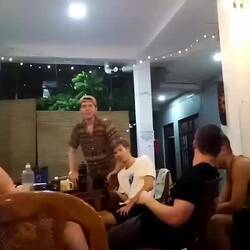 Die Engländer lernen mehr Deutsch als Singalesisch 😂