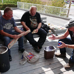 Brotzeit beim Hotel nach Großeinkauf