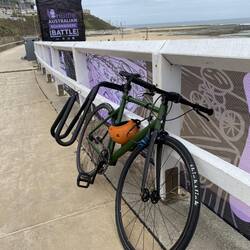 Rad mit Surfboard-Halter