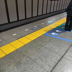 Flashing lights in Kobe when train is approaching