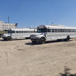 Family Car, Männer vorne Frauen hinten