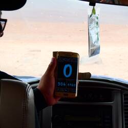 Unser Guide Remy erbringt den Beweis: Wir befinden uns auf fast 5'000 Meter über Meer