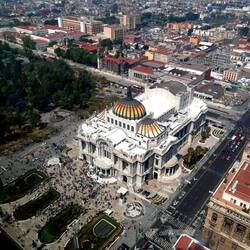 Blick von oben auf den Palacio de bellas artes