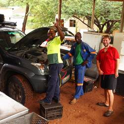 Daniel prepares breakfast for me, Offias fixes my hand brake and Laurence my air con!