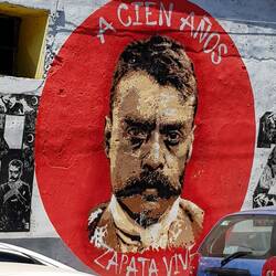 Zapata lebt! Wandmalerei zum 100. Jahr der Ermordung Zapatas.