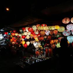 Abends spazieren wir über den Nachtmarkt ☺️