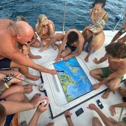Besprechung der Route mit Skipper Kevin