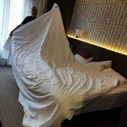 So eine riesige Decke (in toller Qualität) haben wir noch nirgendwo gesehen!?