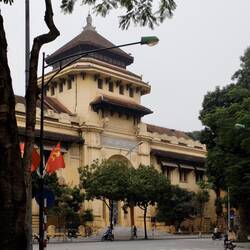 Was nicht rot ist, ist gelb. Die zweite Farbe des Kommunismus.